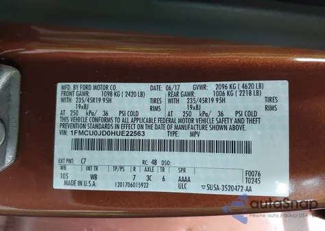 2017 Ford Escape Titanium z USA, uszkodzony, nr VIN 1FMCU0JD0HUE22563